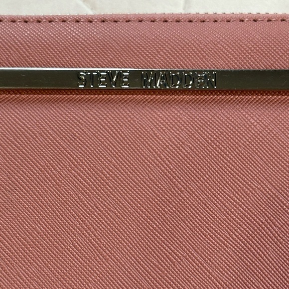 Steve Madden Mauve Saffiano Zip-Around Wristlet Wallet - New York Chic - Picture 2 of 5